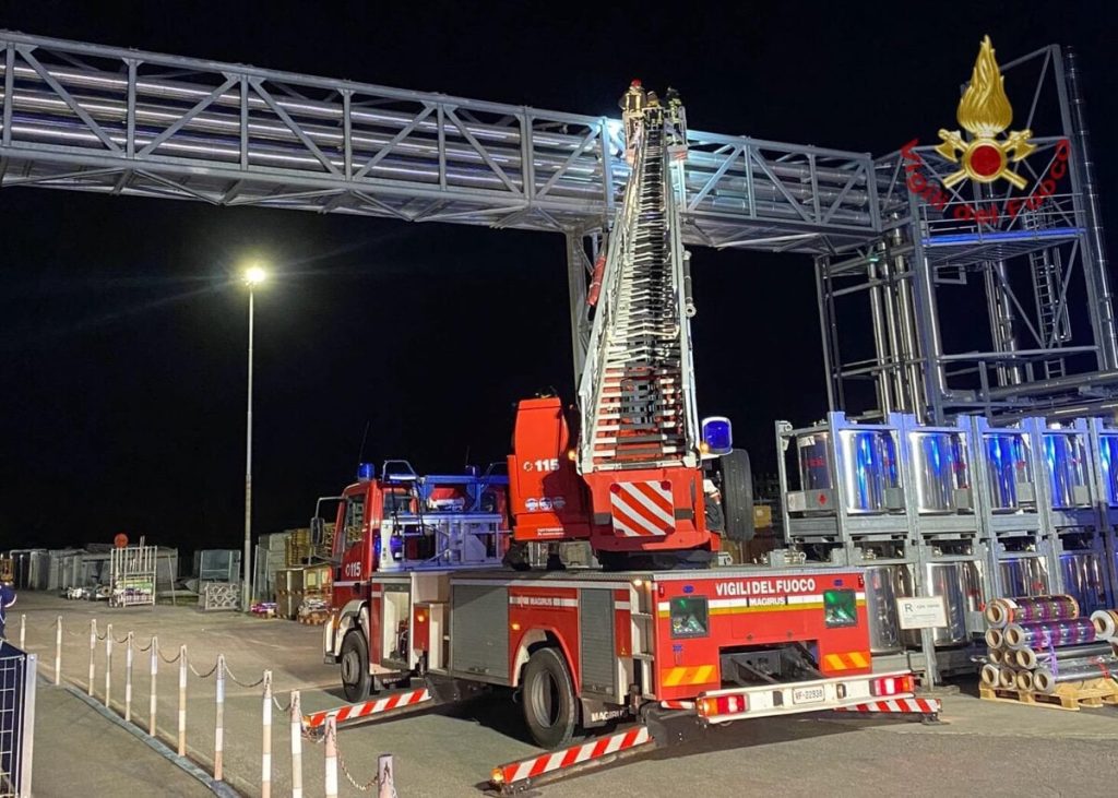 Principio d'incendio in azienda di imballaggi