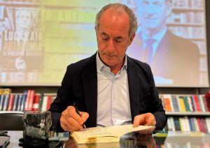 Luca Zaia presenta “Autonomia. La rivoluzione necessaria” a Vicenza
