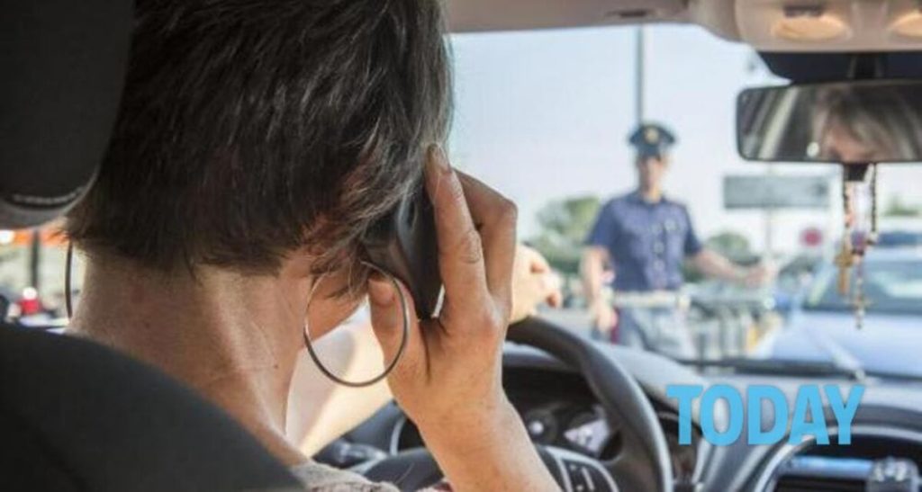 Nuovo codice della strada, ecco cosa cambia: ma le regole per i monopattini slittano