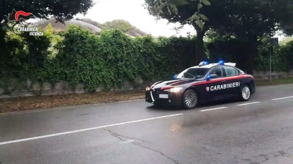 Aggredisce la compagna, scatta il codice rosso: denunciato ed espulso uno straniero irregolare