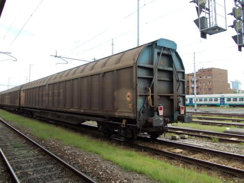 Ciclista muore travolto da un treno merci. Traffico in tilt sulla Vicenza-Treviso