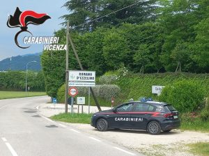 Coinvolto in un incidente, 42enne denunciato per guida in stato di ebbrezza