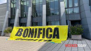 Clamore dopo il dossier di Greenpeace sull'acqua potabile