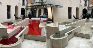 Atto vandalico alla fontana di contra’ Garibaldi, la condanna del sindaco Possamai: «Ferma condanna per questo preoccupante gesto»