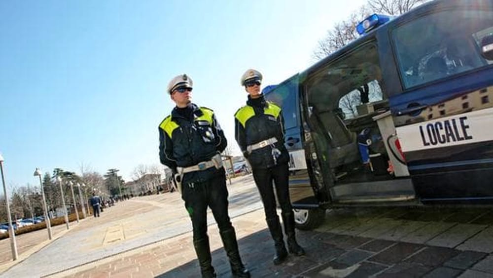 Furto di ciclomotore risolto in due giorni, 17enne denunciato: per lui in arrivo una maxi-multa