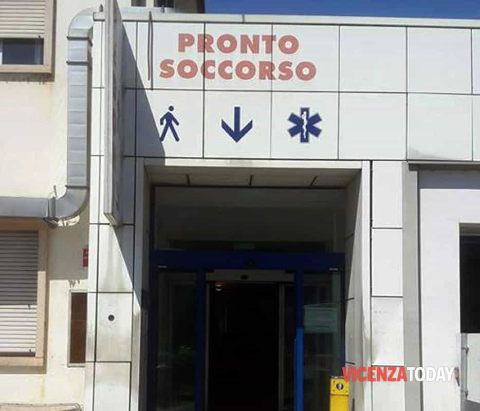 Aggressione al pronto soccorso, colpita un'infermiera