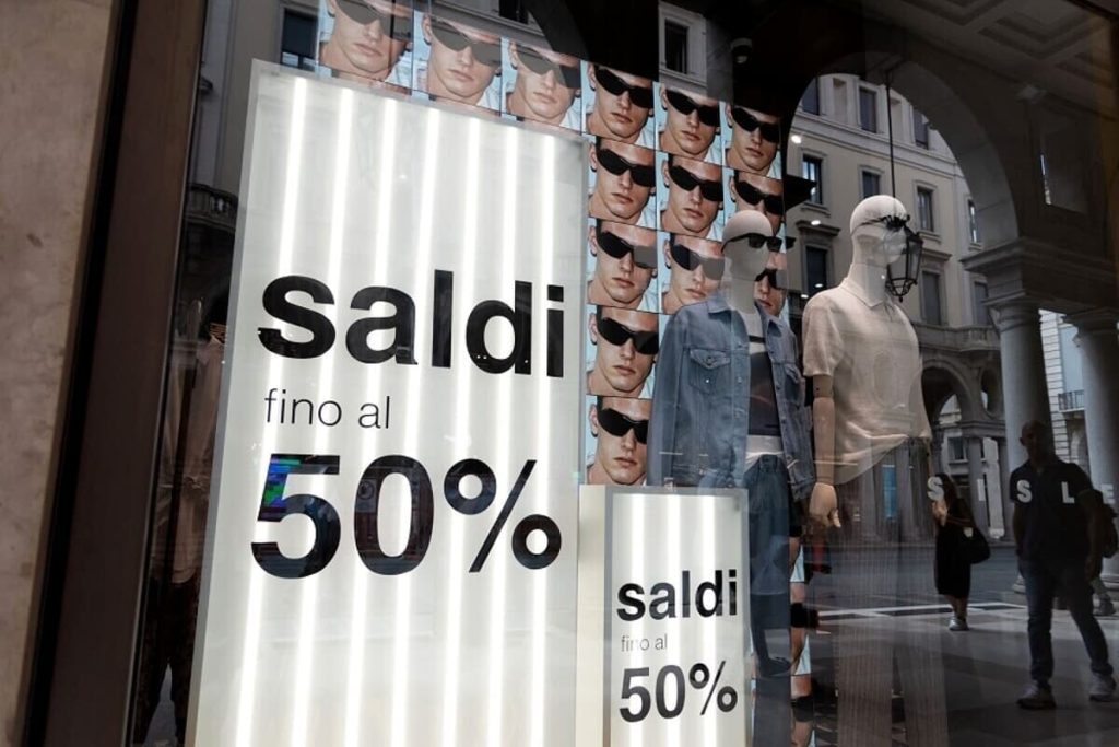 Sabato 4 gennaio il via ai saldi, Confcommercio: "Ci aspettiamo buoni affari ma che tristezza i saldi anticipati mascherati”