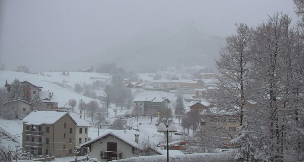 Torna la neve sulle montagne del Veneto: accumuli leggeri, ma aria d’inverno