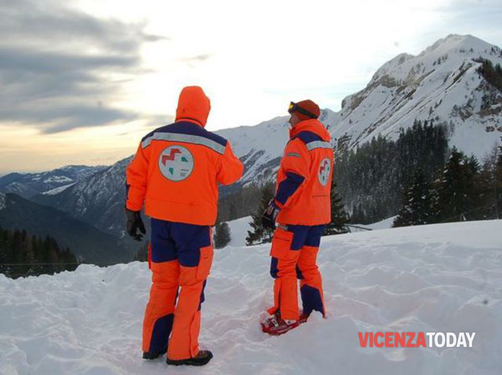 Zii e nipote bloccati dal freddo, recuperati dal Soccorso alpino