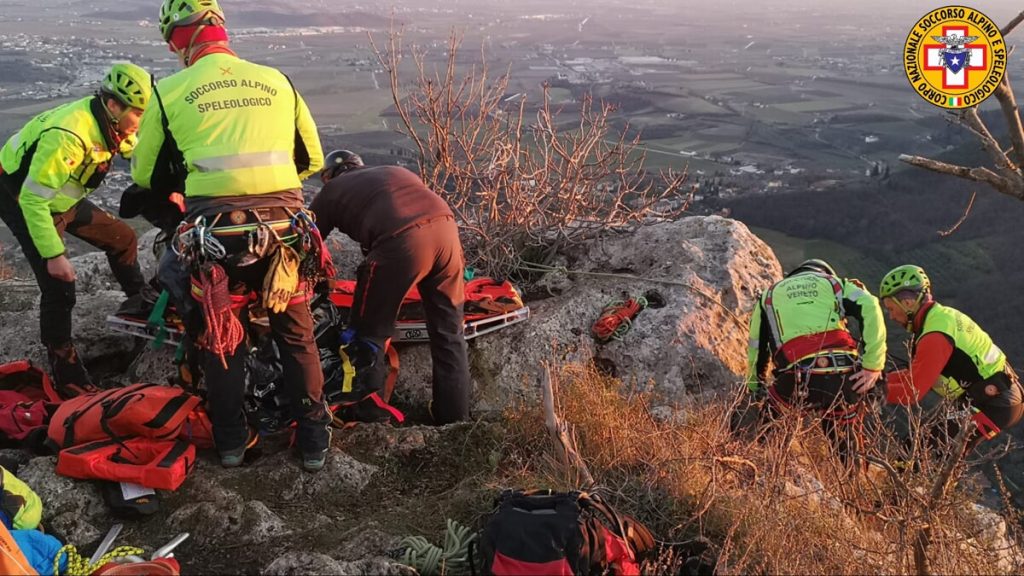 Freeclimber si infortuna in falesia, l'intervento del Soccorso alpino