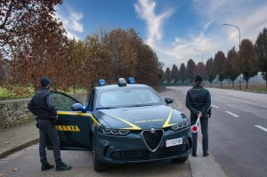 Lavoratrici in nero in un centro massaggi, due erano clandestine