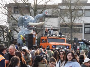 Carnevale a Sovizzo: sfilata di carri mascherati, musica e intrattenimento