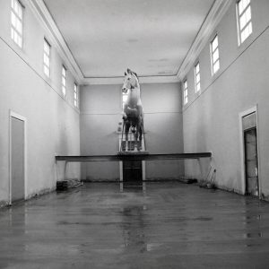 Il ritorno di un gigante: il cavallo colossale di Canova