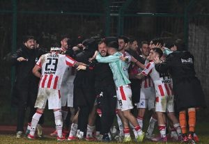 Il Vicenza vince nel recupero e si porta a meno tre dal Padova