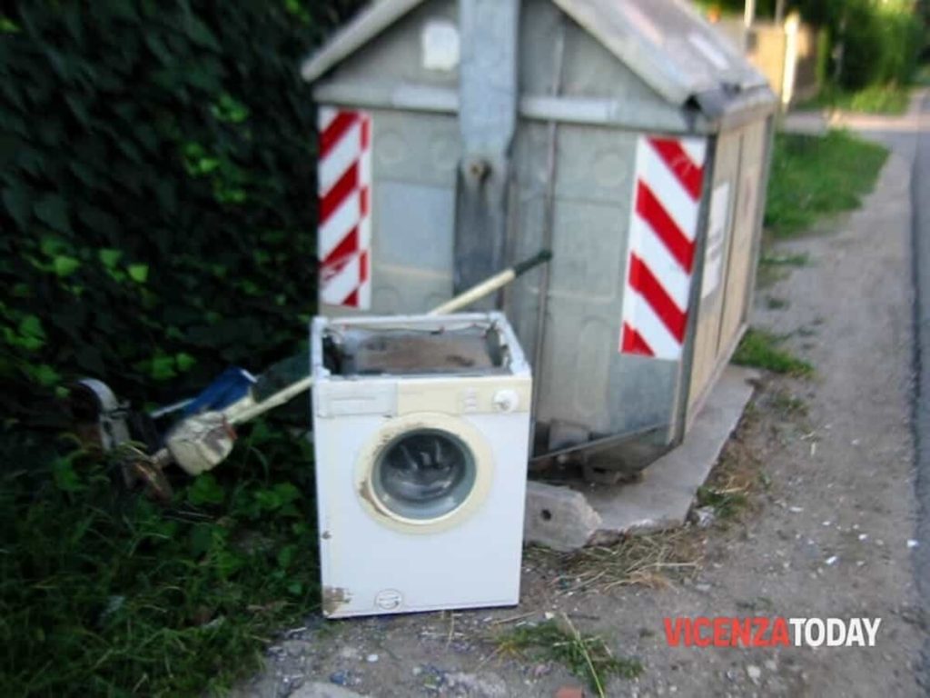 Vicenza e la montagna di rifiuti elettronici: quarti in Veneto, ma il traguardo UE è lontano