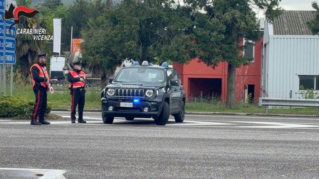 Sicurezza nei cantieri, blitz dei carabinieri: tre denunce e stop a un'impresa