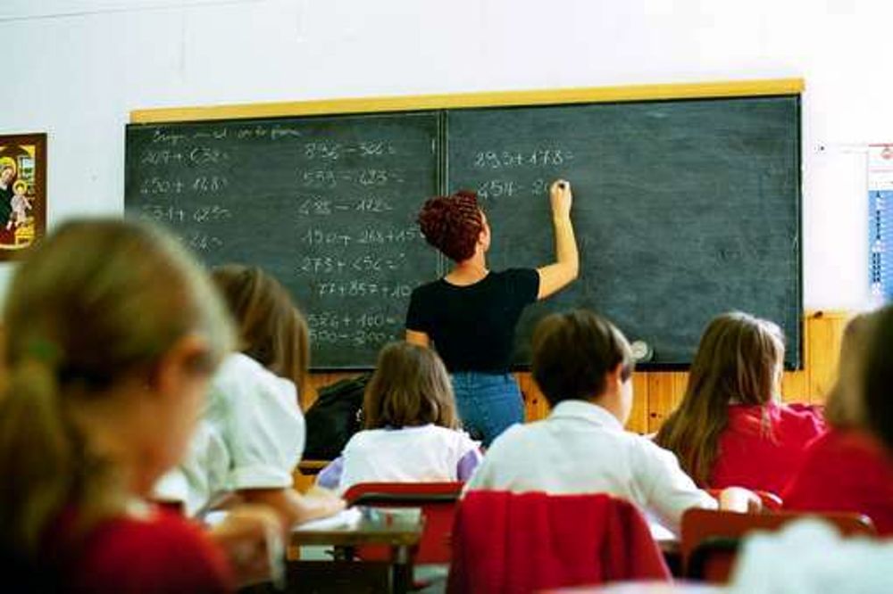 "La scuola elementare sembra diventata una clinica psichiatrica", duro affondo del filosofo Galimberti