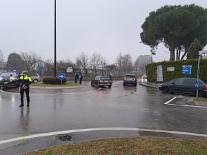 Fuga dopo l'incidente, preso l'ottantenne pirata della strada